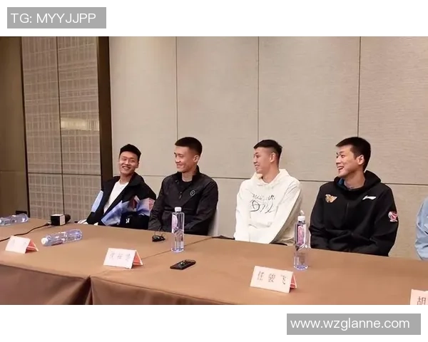 任骏飞领衔球队奋战新赛季展现篮球激情与团队精神的完美结合